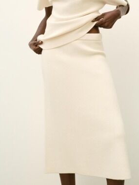 Zara ribbed knit Midi A-Line Skirt elastic waist buttercream size Medium